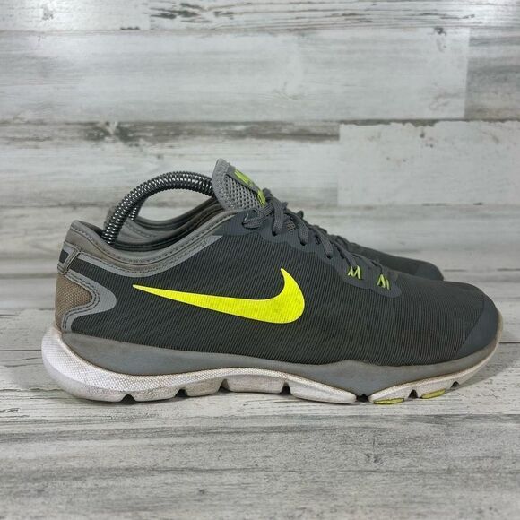 Nike Flex Womens‎  Size 9 Supreme TR 4 Gray/Vt Green Running Shoes Low Top - Picture 1 of 9